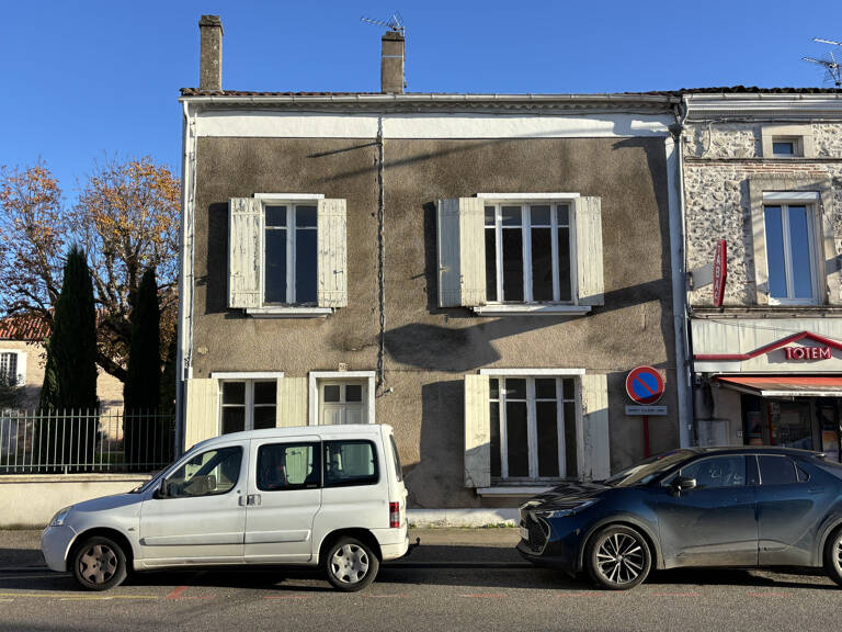 'SYLVIANE' - Maison de ville à rénover — photo 1