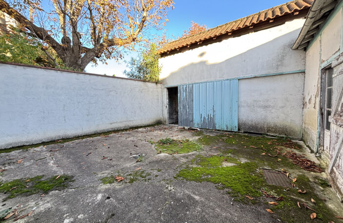 'SYLVIANE' - Maison de ville à rénover — photo 4