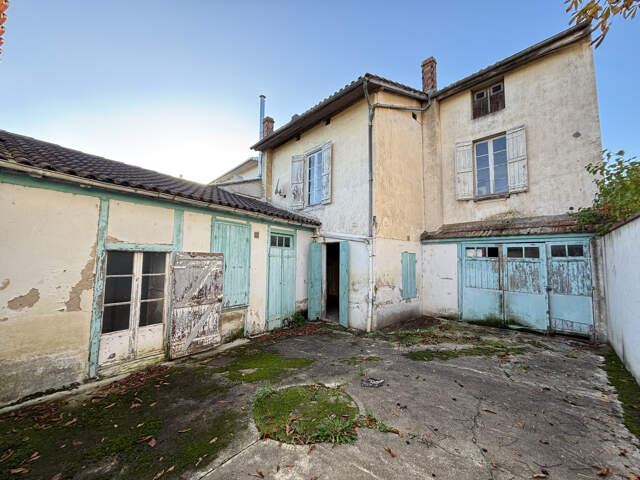 'SYLVIANE' - Maison de ville à rénover — photo du bien