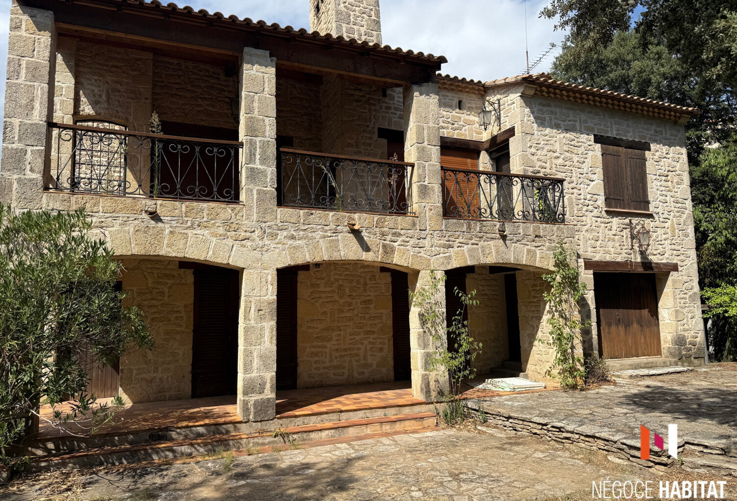 Villa familiale 7 pièces de 190 m2 sur 900 m2 de terrain ar — photo 1