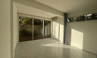 Commerce  56 m² à louer à Le Tampon (97430)