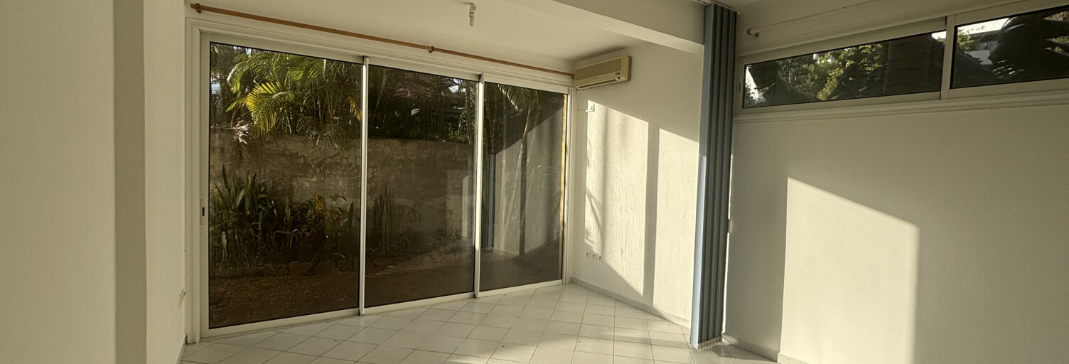 Commerce  56 m² à louer à Le Tampon (97430)