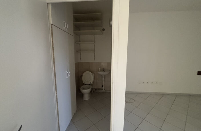 À LOUER - LOCAL PROFESSIONEL - TAMPON — photo 5