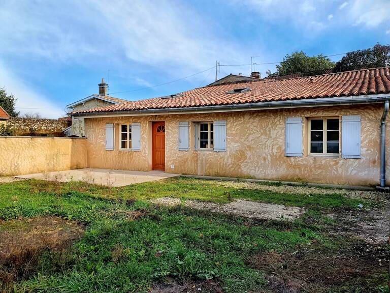 33390 - BERSON CENTRE BOURG - INVESTISSEMENT LOCATIF - 2 MAISONS MITOYENNES — photo 1