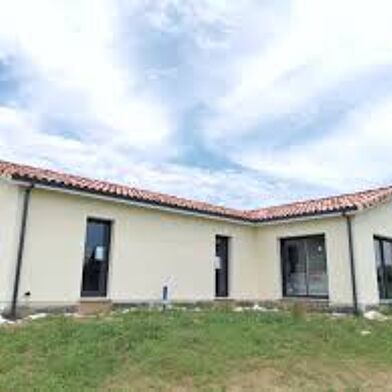 Maison 5 pièces 900 €