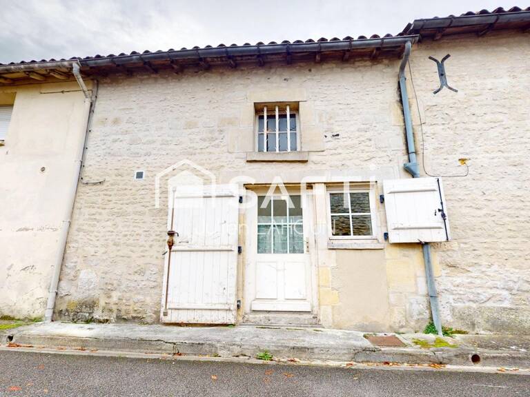 Maison en pierre à rénover  5 pièces  110 m²  Centre de Châteaubernard — photo 1