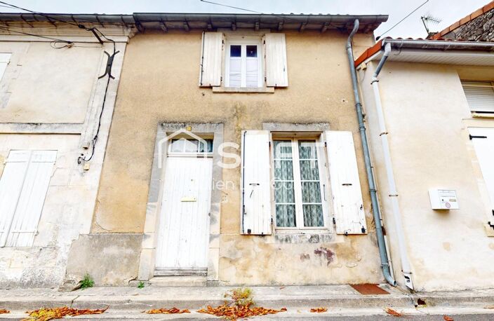 Maison en pierre à rénover  5 pièces  110 m²  Centre de Châteaubernard — photo 3
