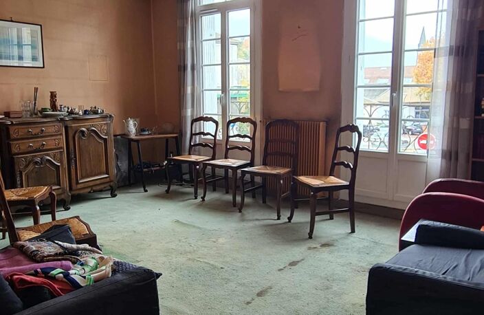 Maison de ville à renover de 140m2 au dessus d'un local de 50m2 — photo 3