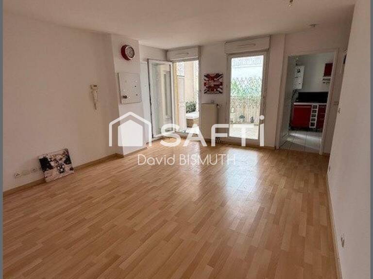 Appartement 3 pièces 2 chambres de 60 m2 Terrasse de 10 m2 Dernière étage DPE "C" — photo 1