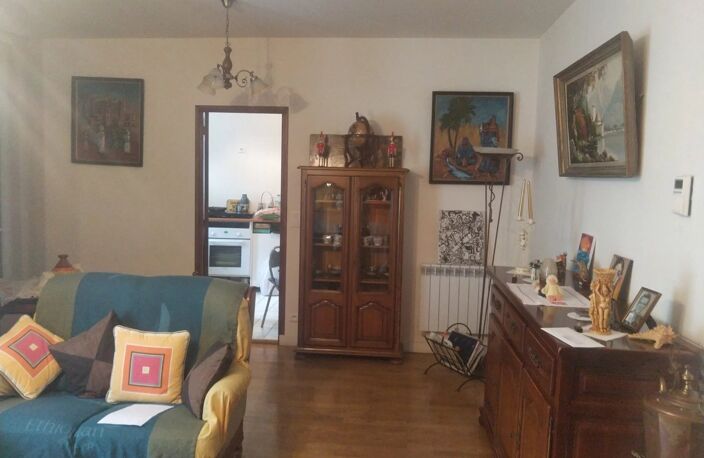 À VENDRE APPARTEMENT T3 SAINT-DENIS — photo 2