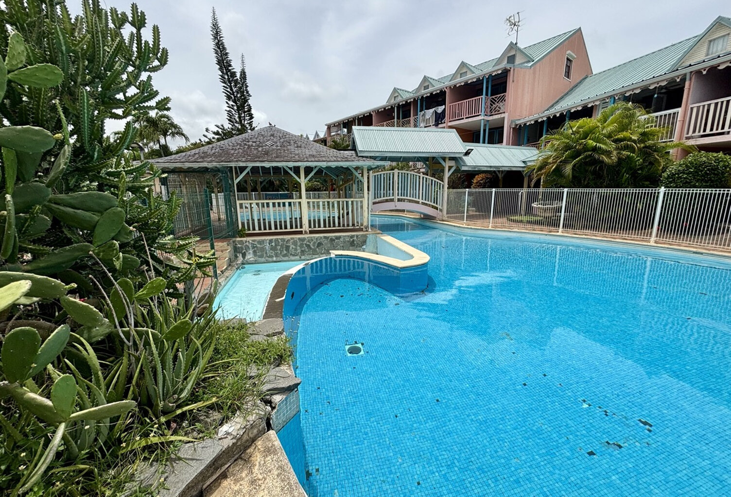 Studio meublé dans résidence avec piscine — photo 1