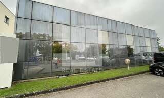 Bureau  718 m² à louer à Dardilly (69570)