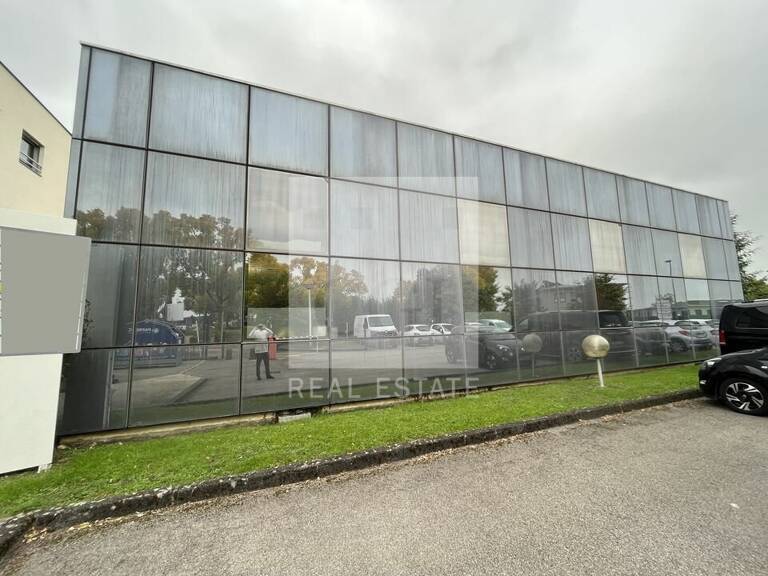 BUREAUX à LOUER — photo 1