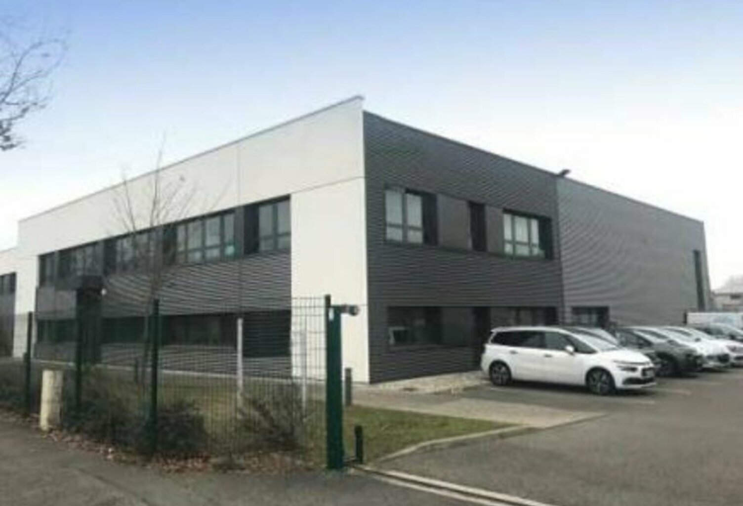 BUREAUX à LOUER — photo 1