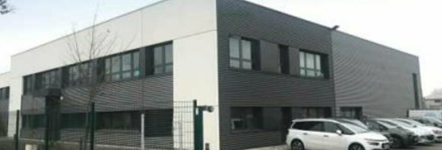 Bureau  435 m² à louer à Saint-Priest (69800)