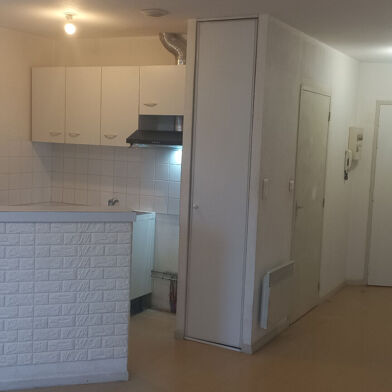 Appartement 1 pièces 390 €