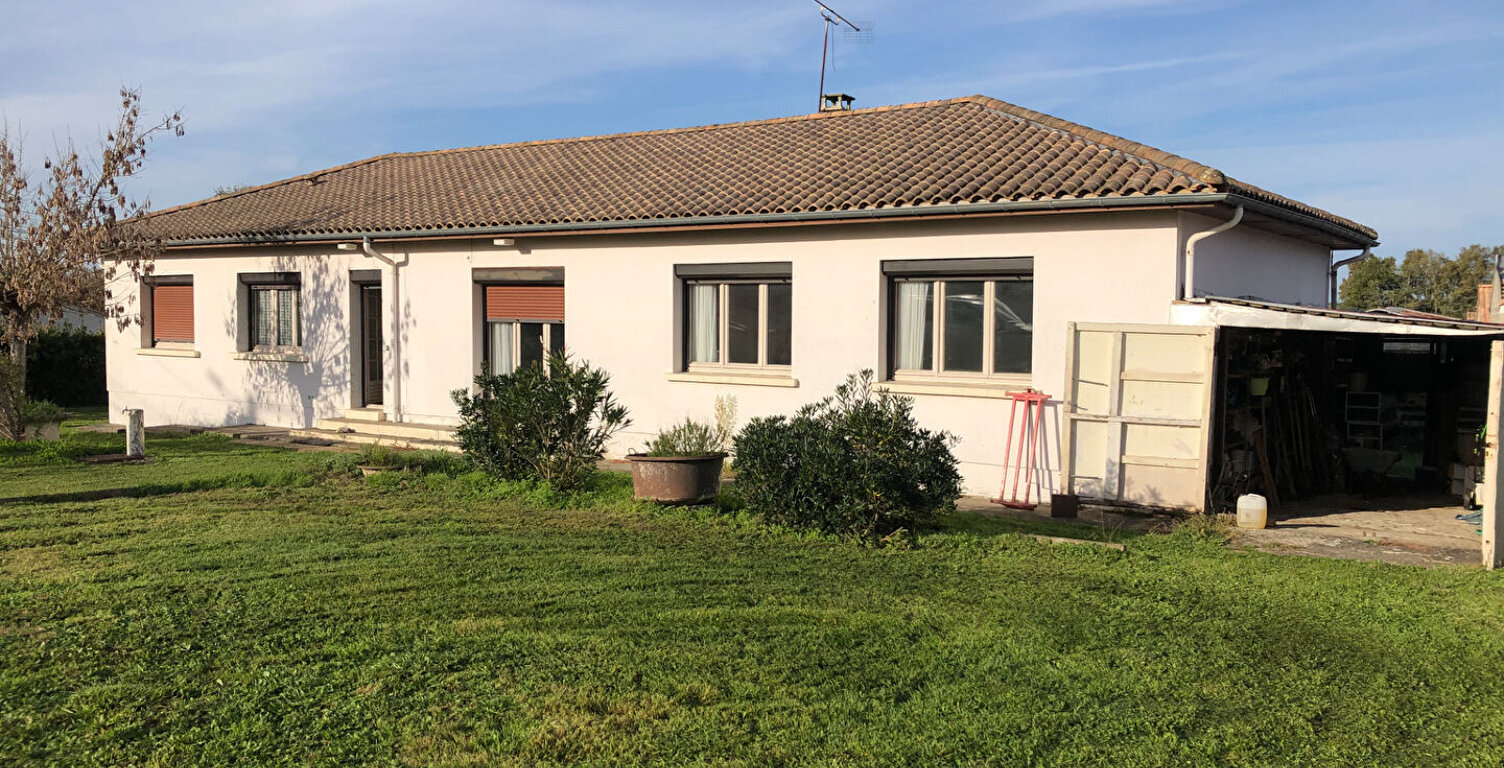 PUGNAC - MAISON DE 132 m2 sur PLUS DE 1000 m2 DE JARDIN — photo 1