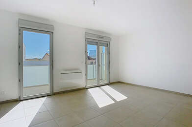 Appartement 3 pièces 916 €