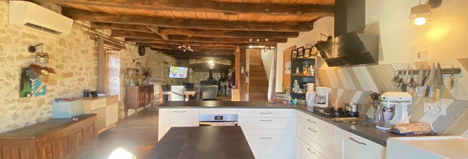 Maison 10 Pièces 217 m² à vendre à Végennes (19120)