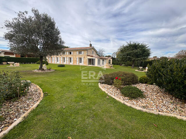 Maison Lansac 6 pièce(s) 178 m2 +  dépendances  avec jardin — photo du bien