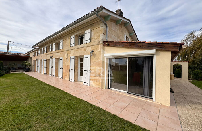 Maison Lansac 6 pièce(s) 178 m2 +  dépendances  avec jardin — photo 2