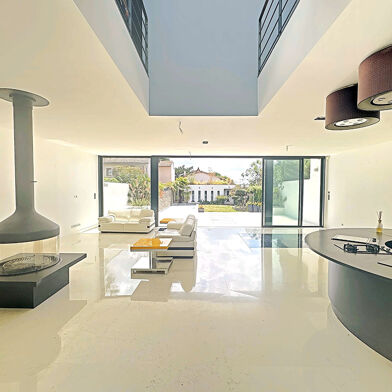 Maison 5 pièces 1490000 €