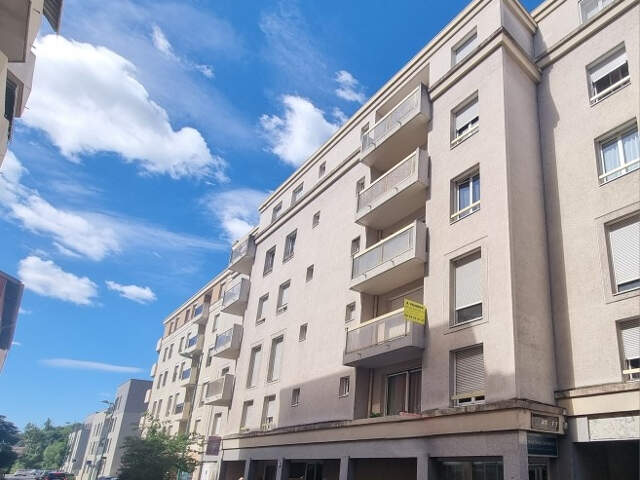 VENTE FONTAINES SUR SAONE 69270 - CENTRE BOURG BEAU T2 40M2 AVEC BALCON CAVE ET GARAGE DANS RESIDENCE STANDING — photo du bien