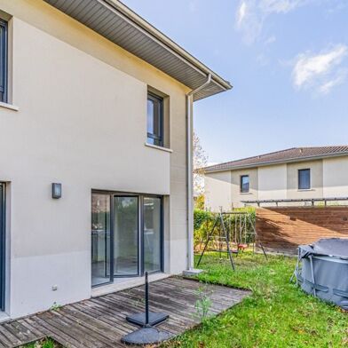 Appartement 4 pièces 322995 €