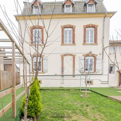Immeuble  379000 €
