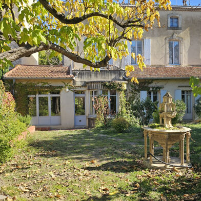 Appartement 9 pièces 380000 €