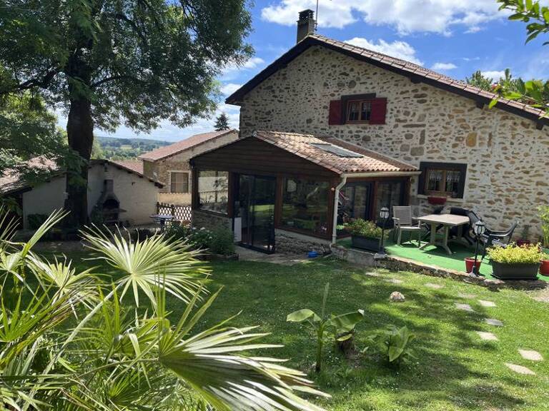 Maison en pierre de 4 pièces principales — photo 1