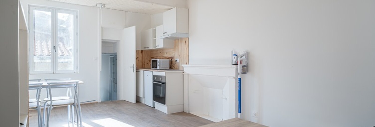 Immeuble   m² à vendre à Saintes (17100)