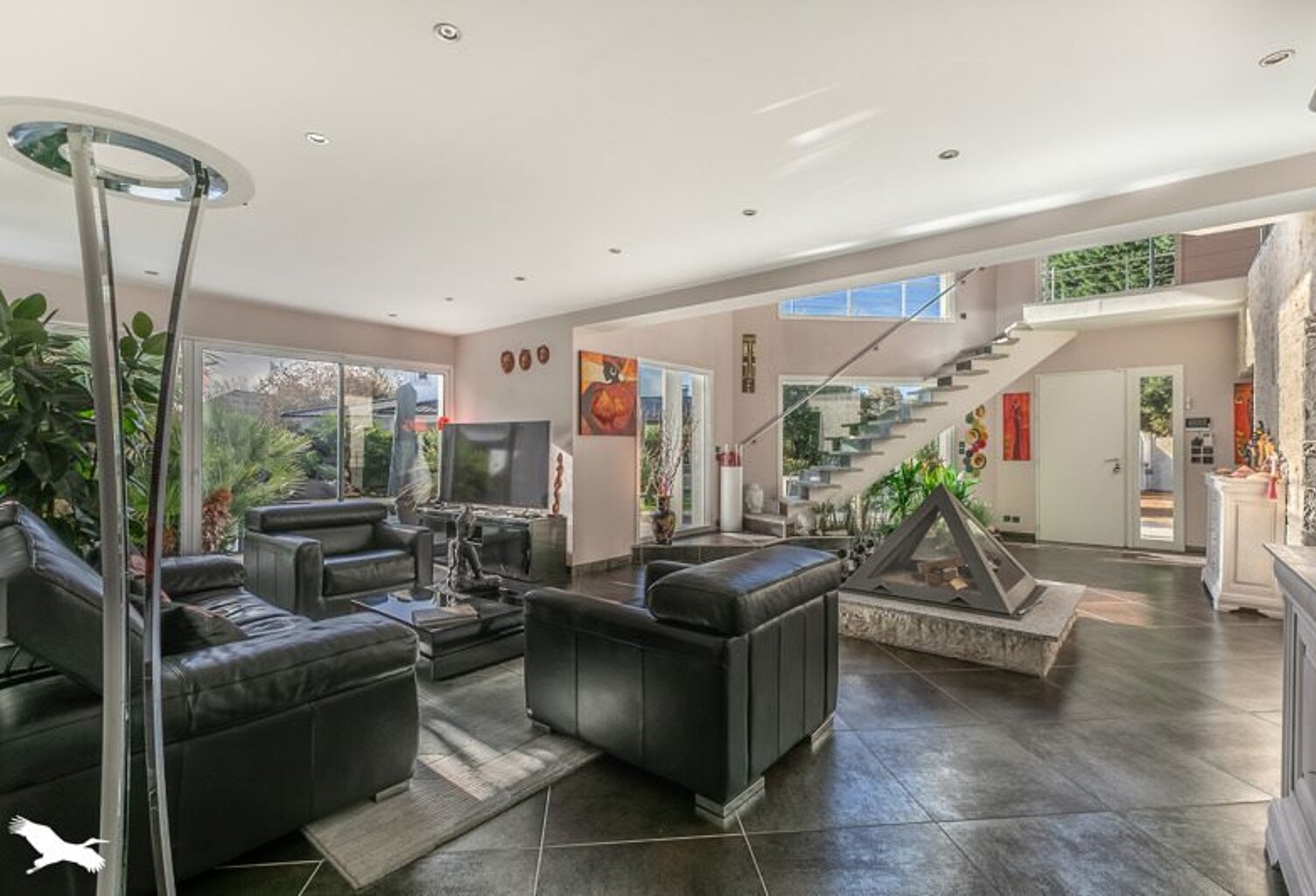 Contemporaine de 6 pièces principales — photo 1
