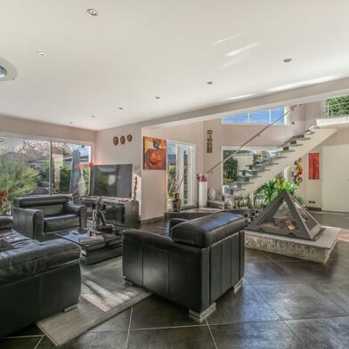 Maison 6 pièces 939600 €