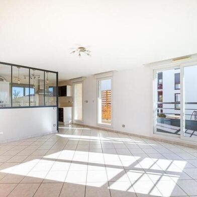 Appartement 4 pièces 324632 €