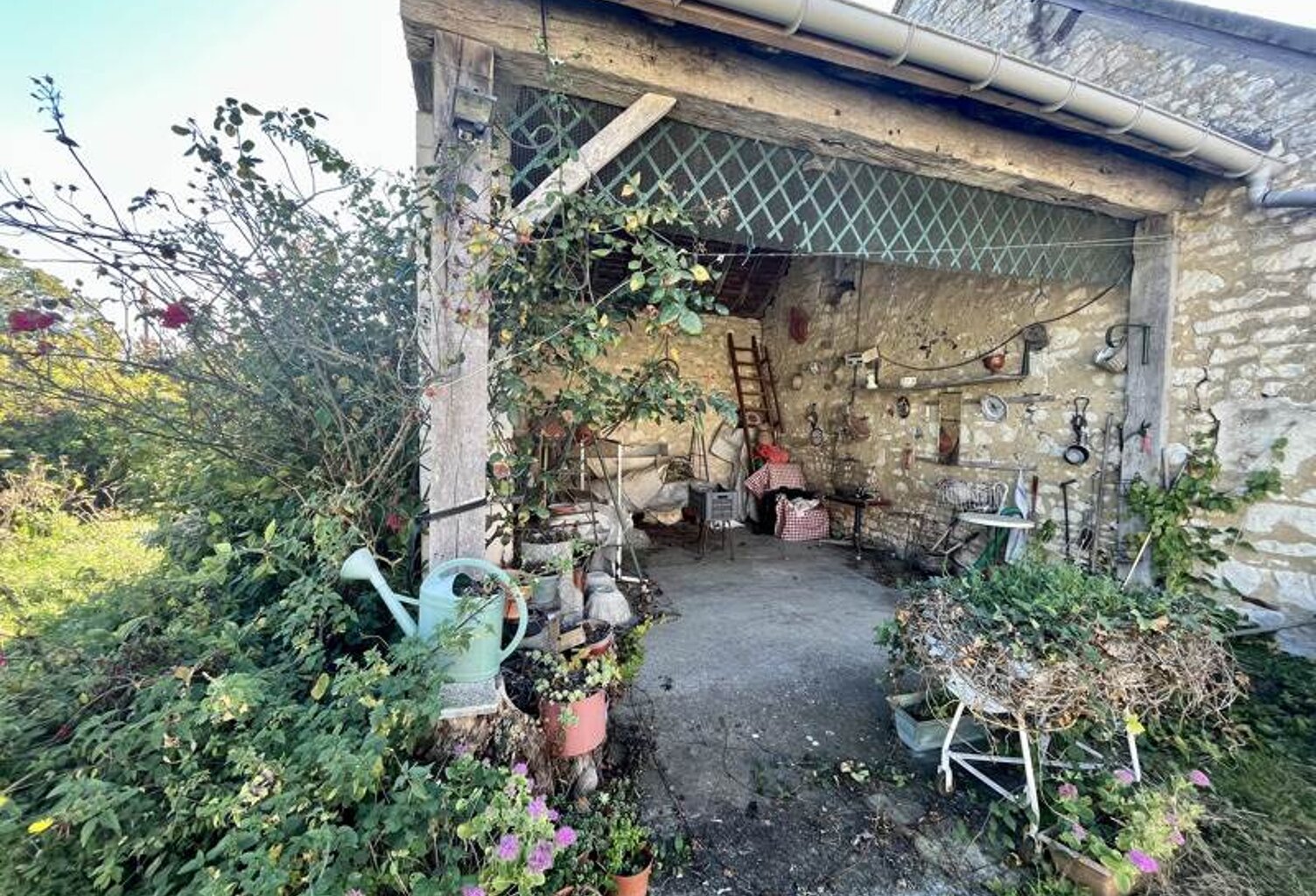Maison en pierre de 4 pièces principales — photo 1