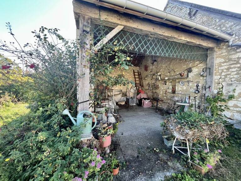 Maison en pierre de 4 pièces principales — photo 1