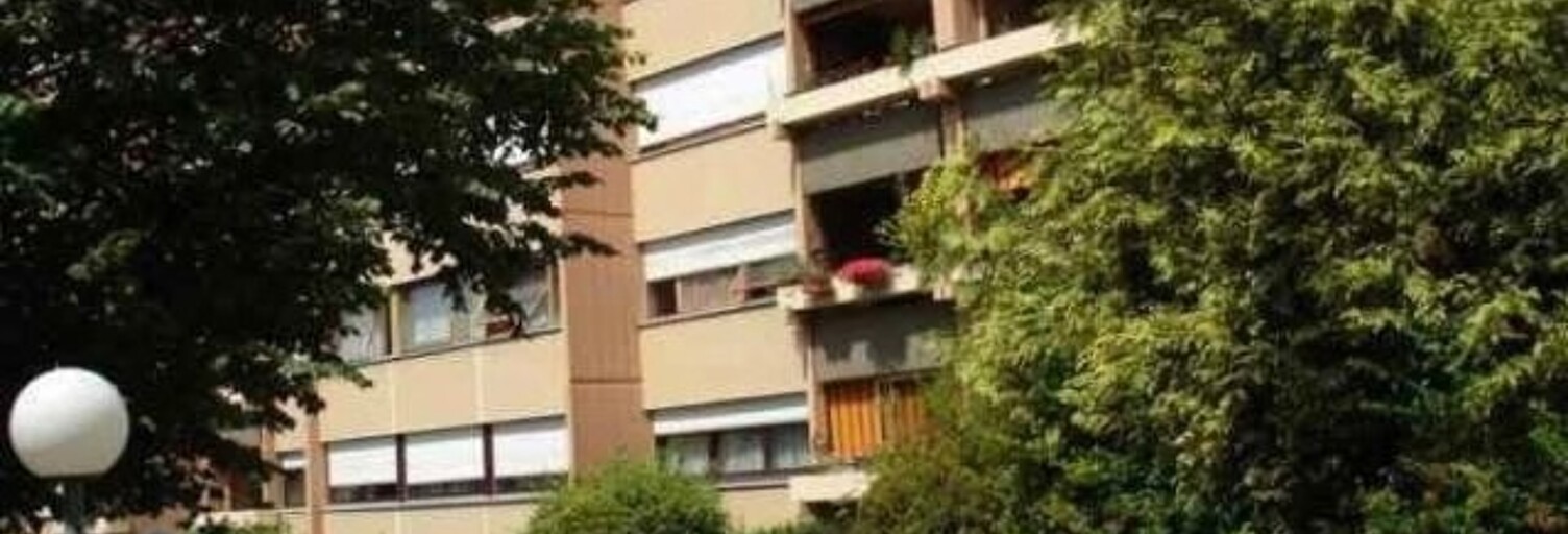 Garage  14 m² à louer à Vétraz-Monthoux (74100)