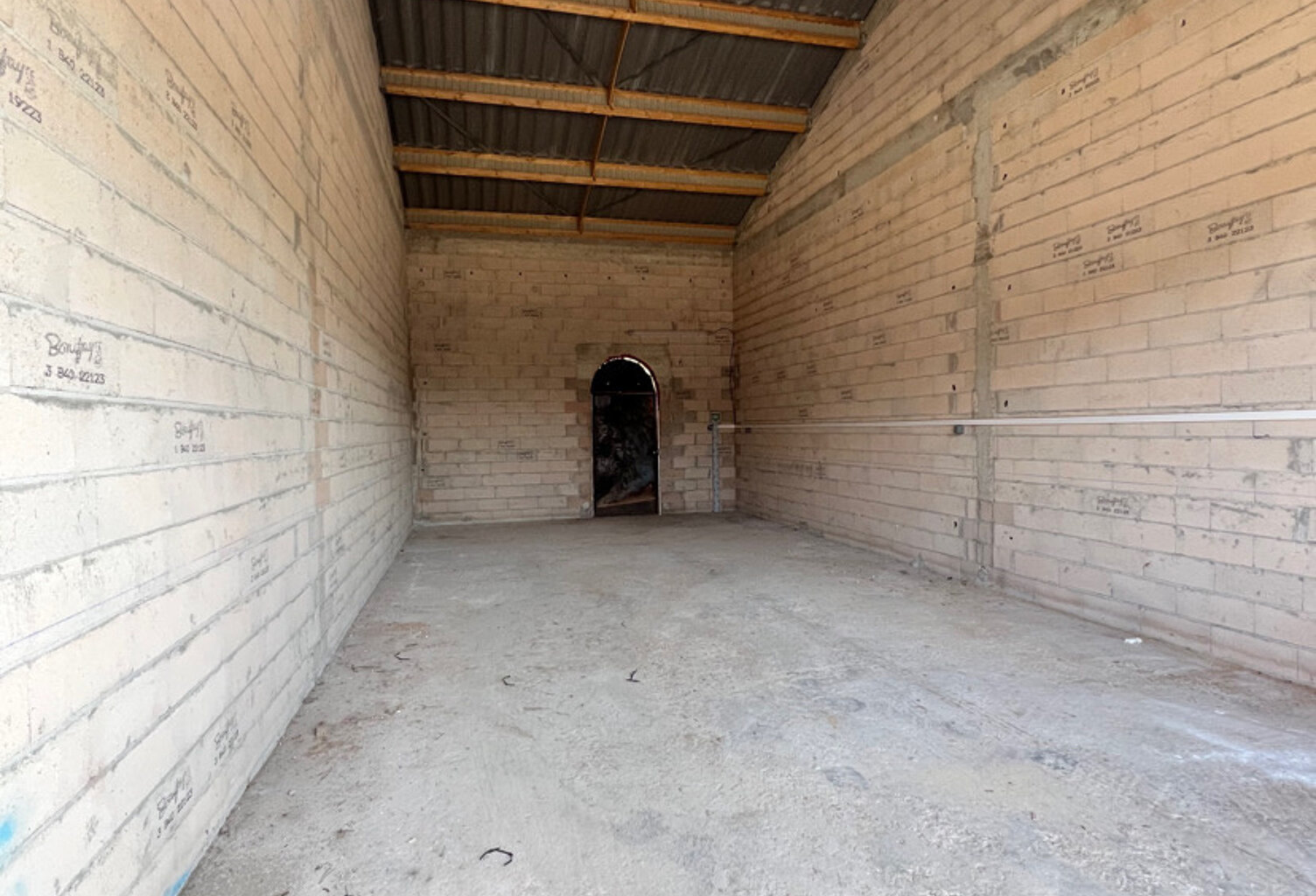 A LOUER   ENTREPOT  110m2 — photo 1