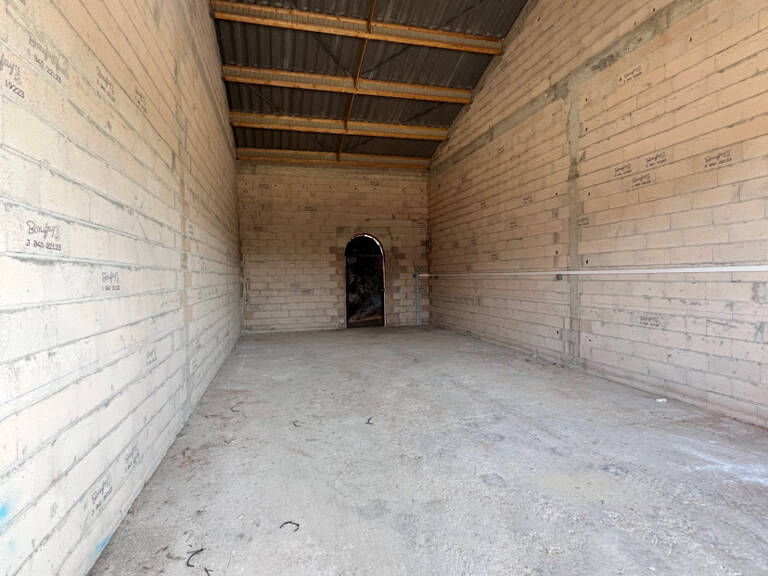 A LOUER   ENTREPOT  110m2 — photo 1
