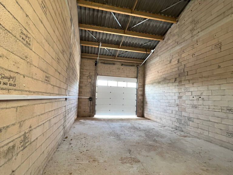 A LOUER   ENTREPOT  110m2 — photo 1