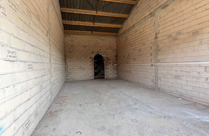 A LOUER   ENTREPOT  110m2 — photo 2