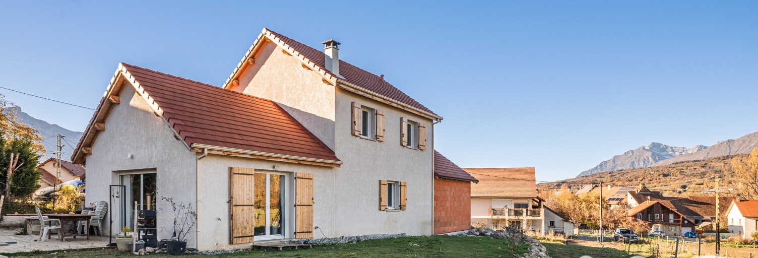 Maison 5 Pièces 114 m² à vendre à Forest-Saint-Julien (05260)