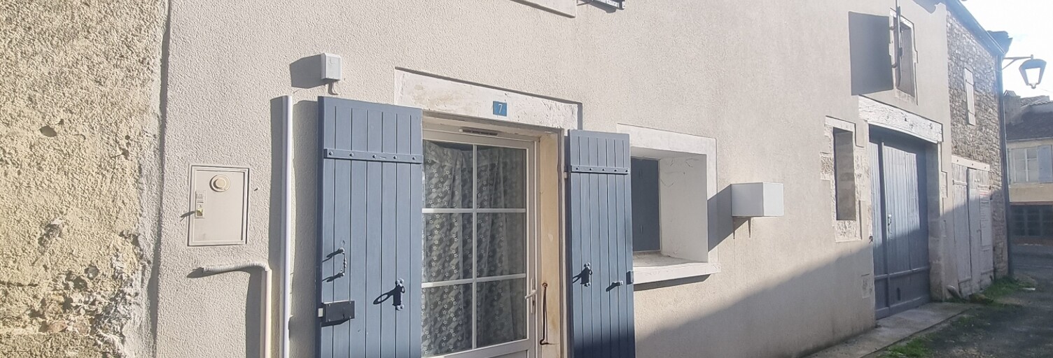 Maison 3 Pièces 106 m² à vendre à Dampierre-sur-Boutonne (17470)