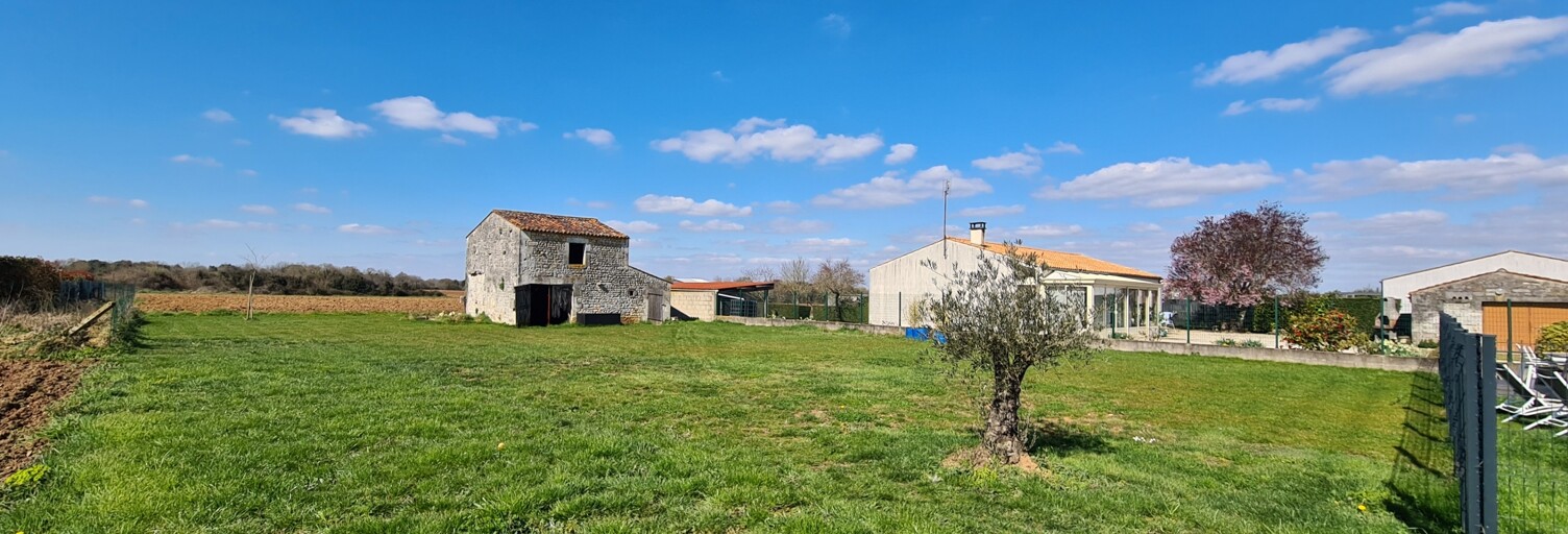 Terrain  883 m² à vendre à Saint-Porchaire (17250)