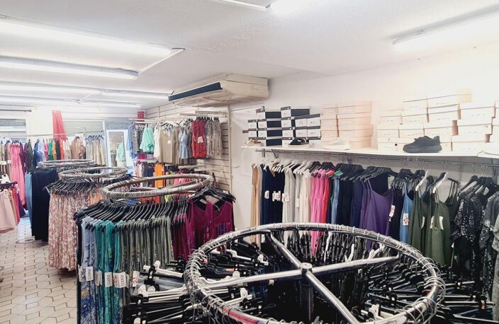 Vente Boutique/Local commercial 142 m&sup2; — photo 3