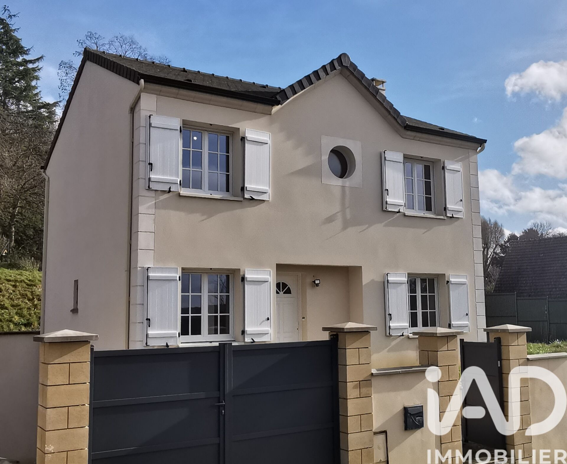 Attichy - 121m² - 5p. - 4ch.