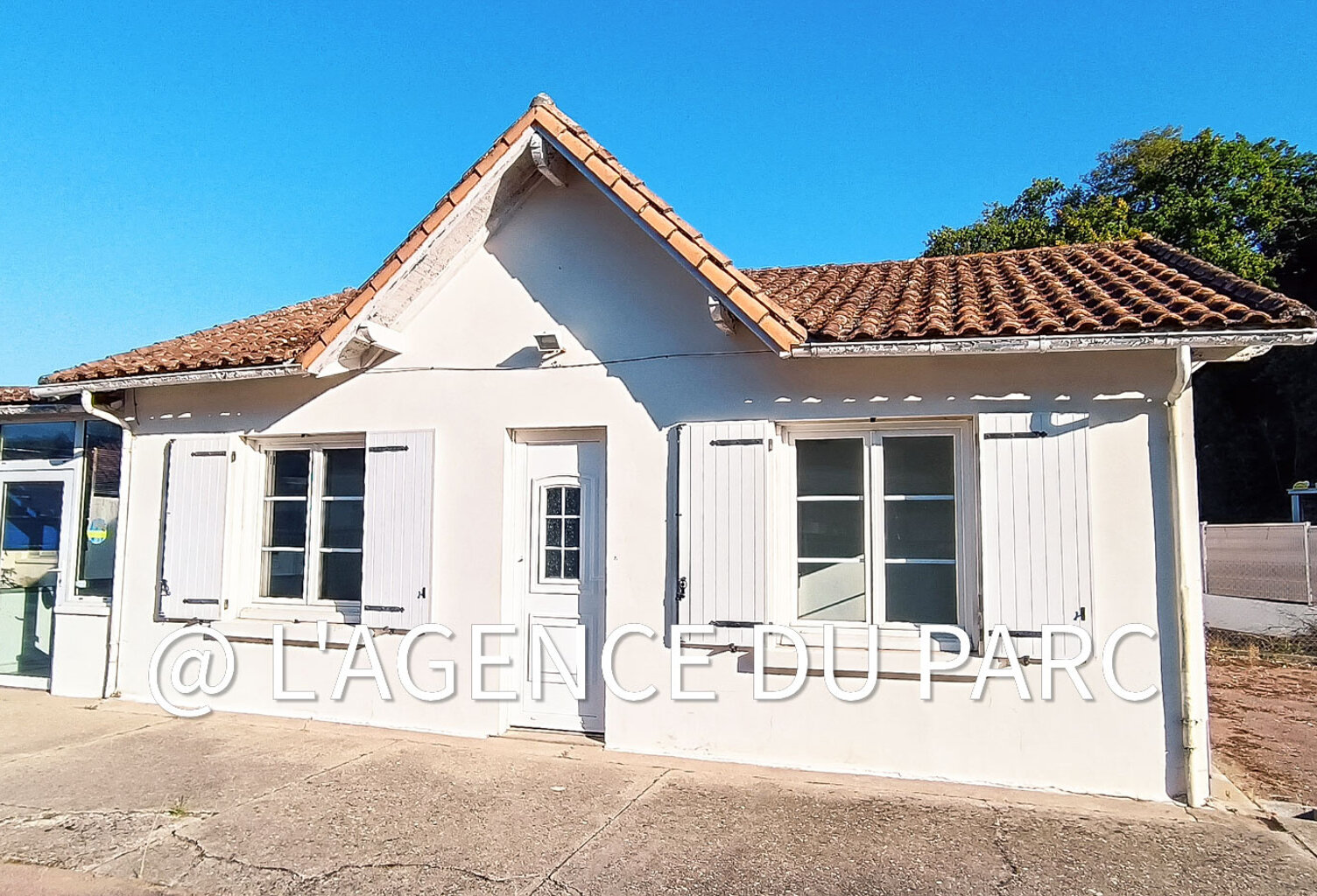 Proche ROYAN — photo 1