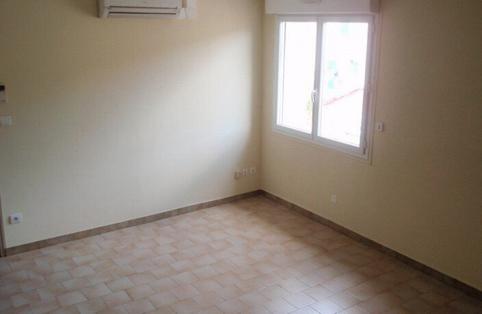  Appartement T3 Simiane-Collongue — photo 2