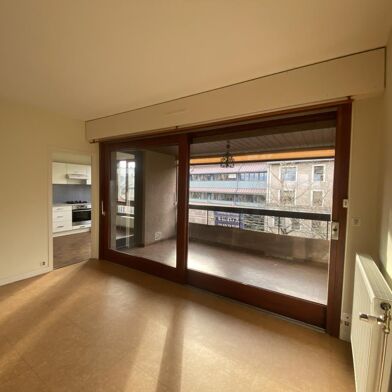 Appartement 5 pièces 848 €
